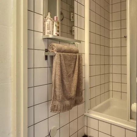 1971 Hazenstraat - Shared Bathroom Séjour chez l'habitant