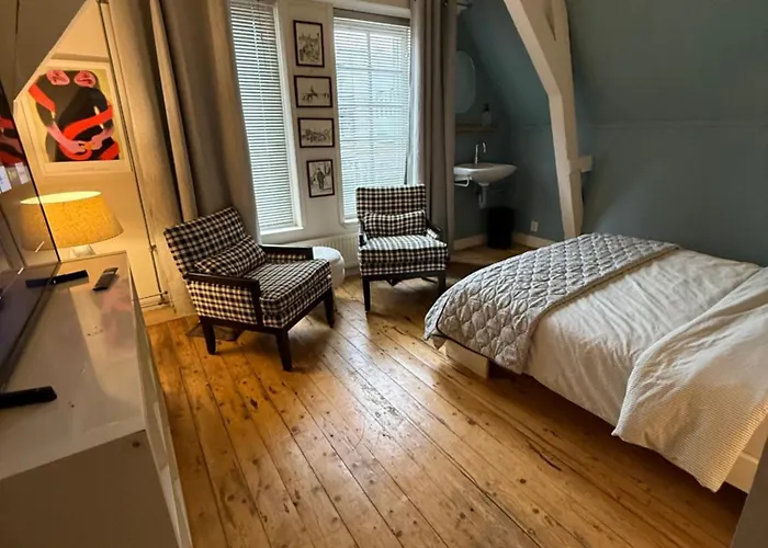 Проживание в семье 1971 Hazenstraat - Shared Bathroom Амстердам